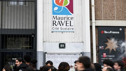La démission du proviseur du lycée Maurice-Ravel, qui a passé 45 ans dans l'Éducation nationale, a provoqué une vague d'indignation. (BERTRAND GUAY / AFP)
